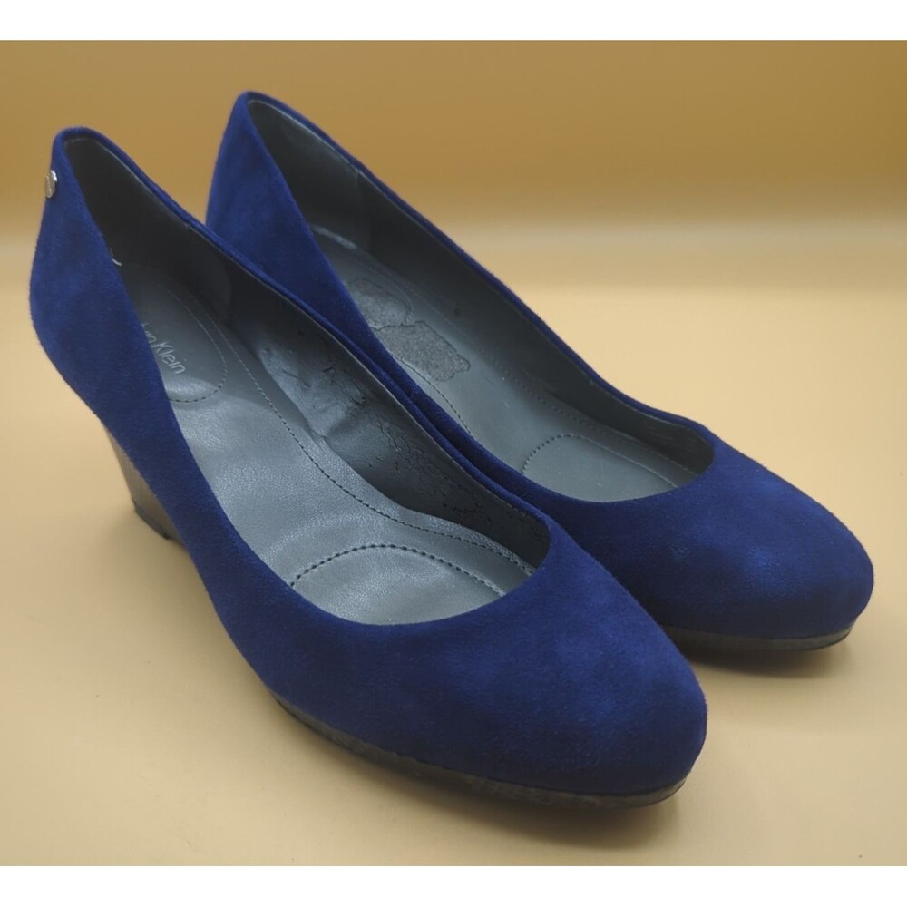Calvin Klein Lin Blue Suede Wedge Pumps Sz 9 Snake Embossed Wedge Almond Toe
